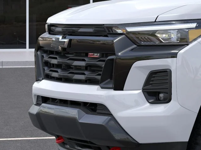New 2026 Summit White Chevrolet Z71 image 13