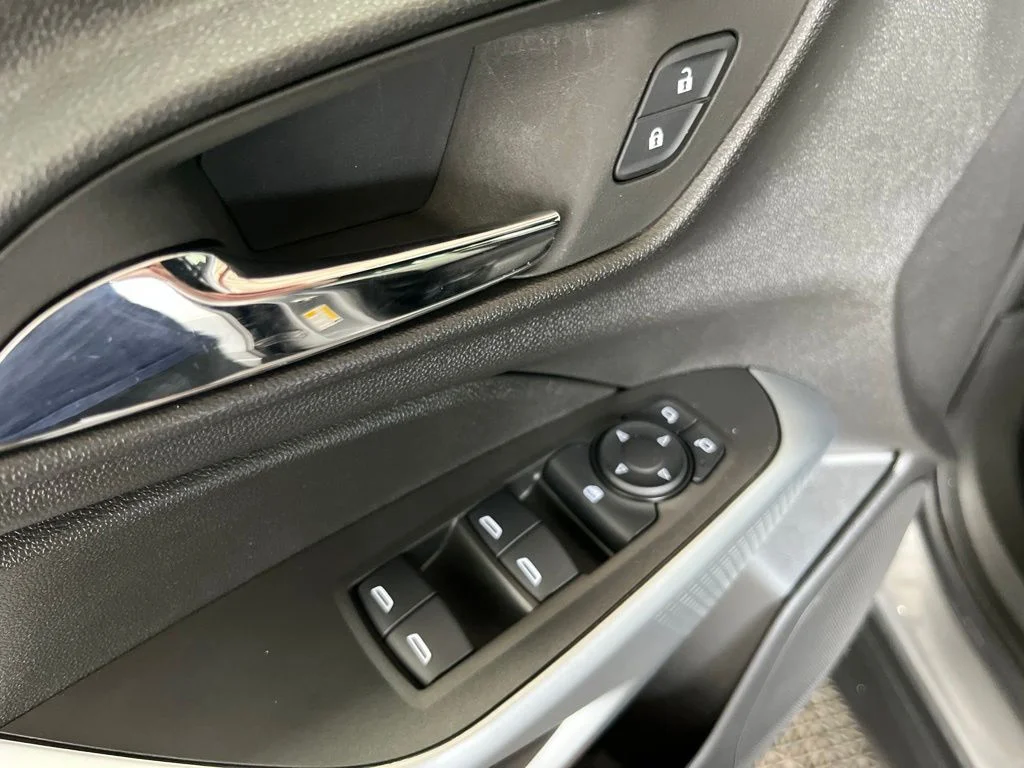 Used 2025 Gray Chevrolet 1RS image 4