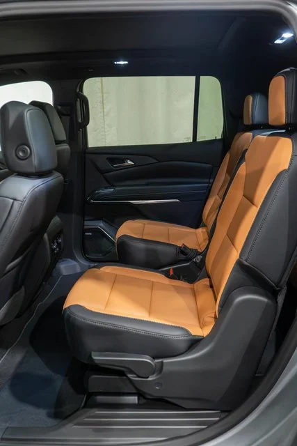 New 2027 Sterling Gray Metallic Chevrolet Z71 image 11