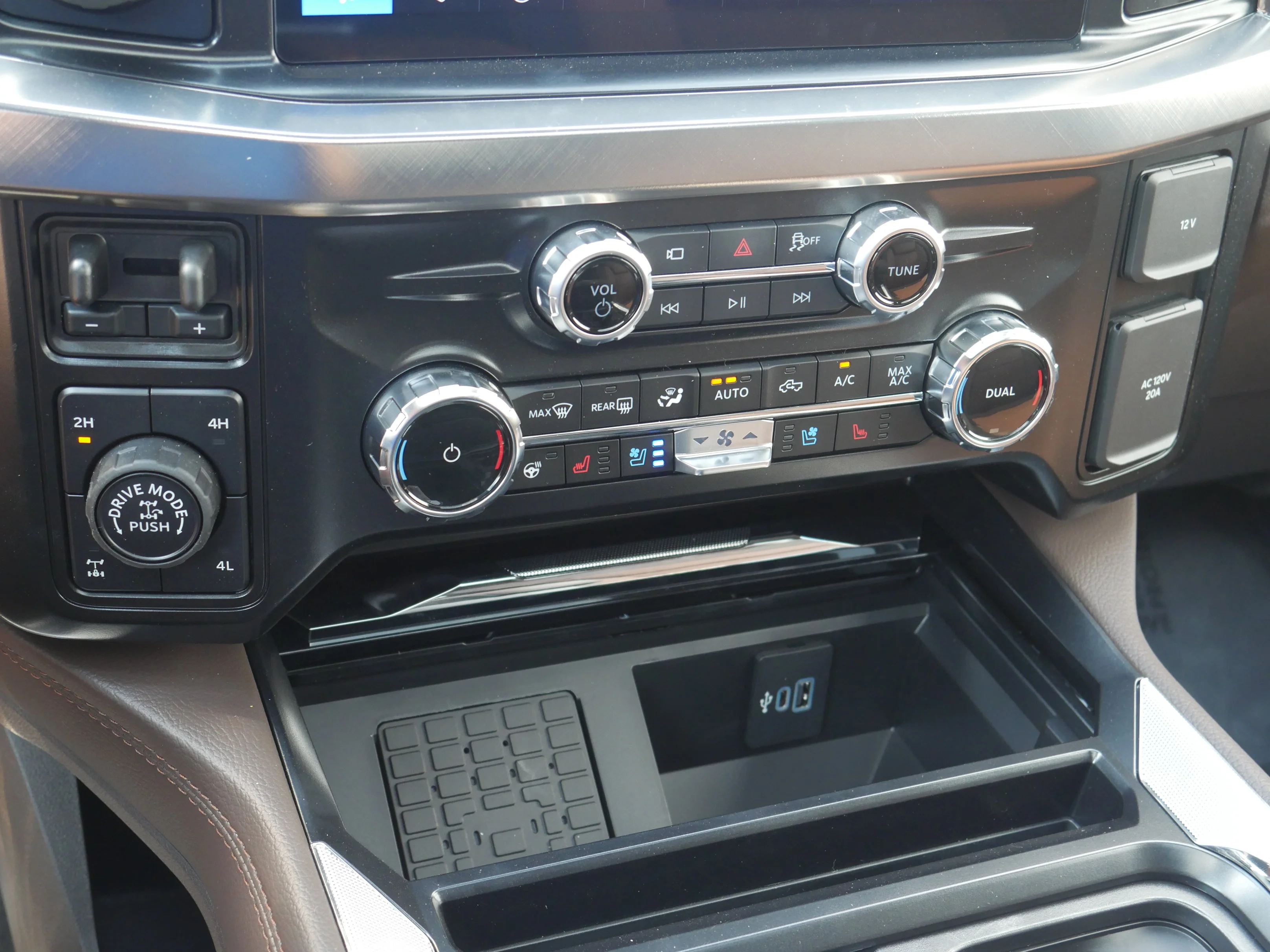 New 2026 STAR WHITE Ford King Ranch image 19