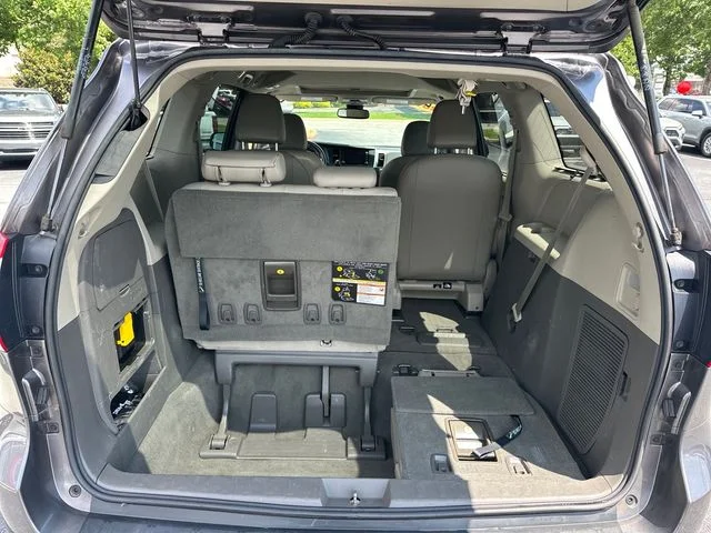 Used 2019 Gray Toyota XLE image 25