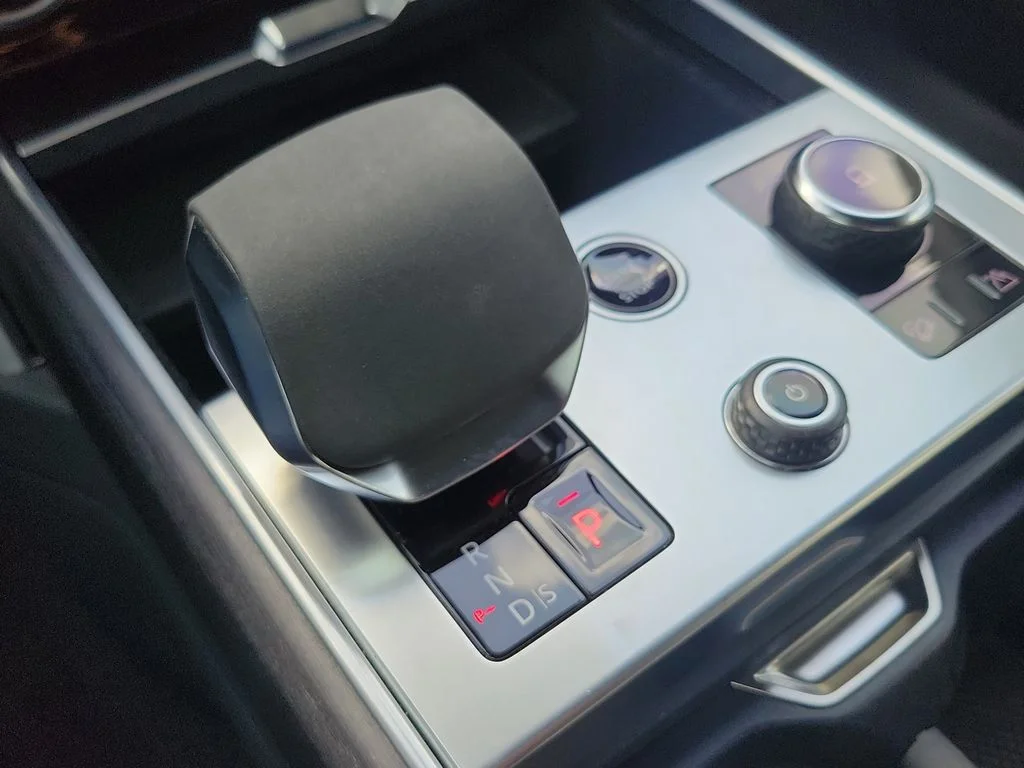 Used 2023 Gray Land Rover SE image 19