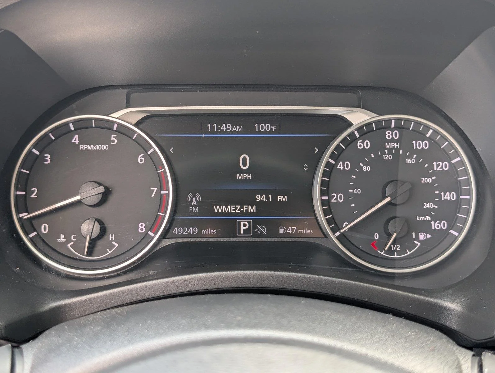 Used 2025 Super Black Nissan SV image 27