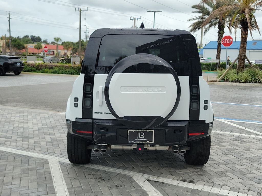 New 2026 Fuji White Land Rover V8 image 4