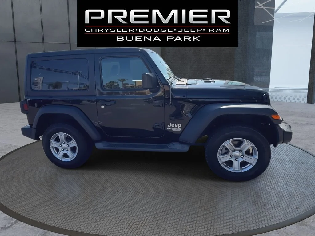 Used 2020 Black Jeep Sport S image 9