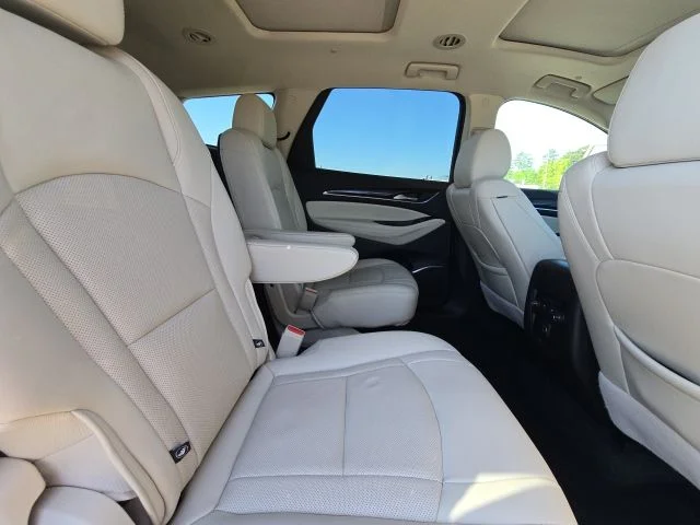 Used 2022 Black Buick Essence image 14