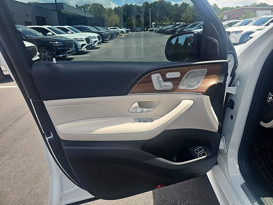 Used 2025 Polar White Mercedes-Benz GLE 450e image 11