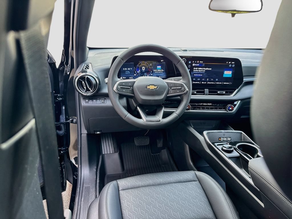 2027 Chevrolet Equinox LT - Photo 25