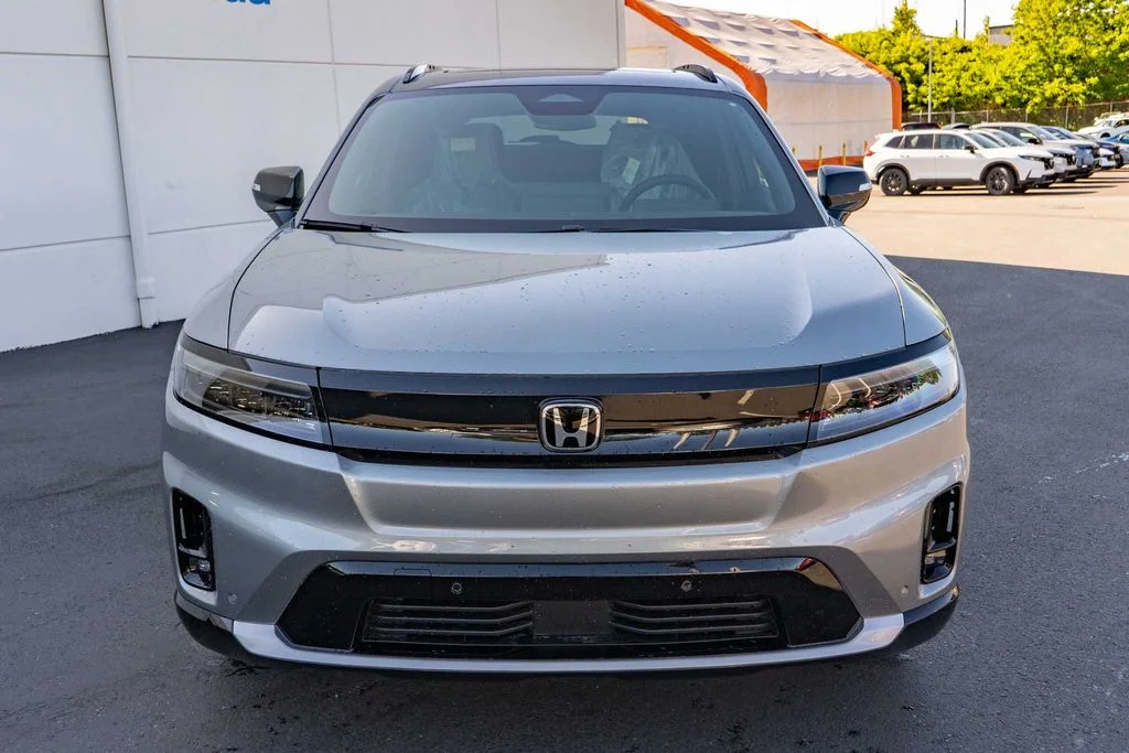 New 2026 Mercury Silver Metallic Honda Touring image 3