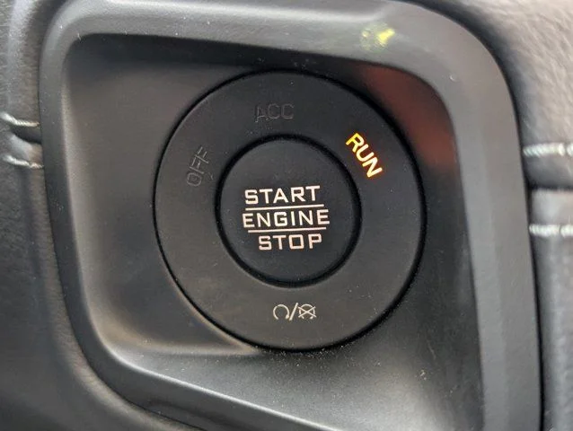 Used 2025 Anvil Clearcoat Jeep Sahara 4xe image 25