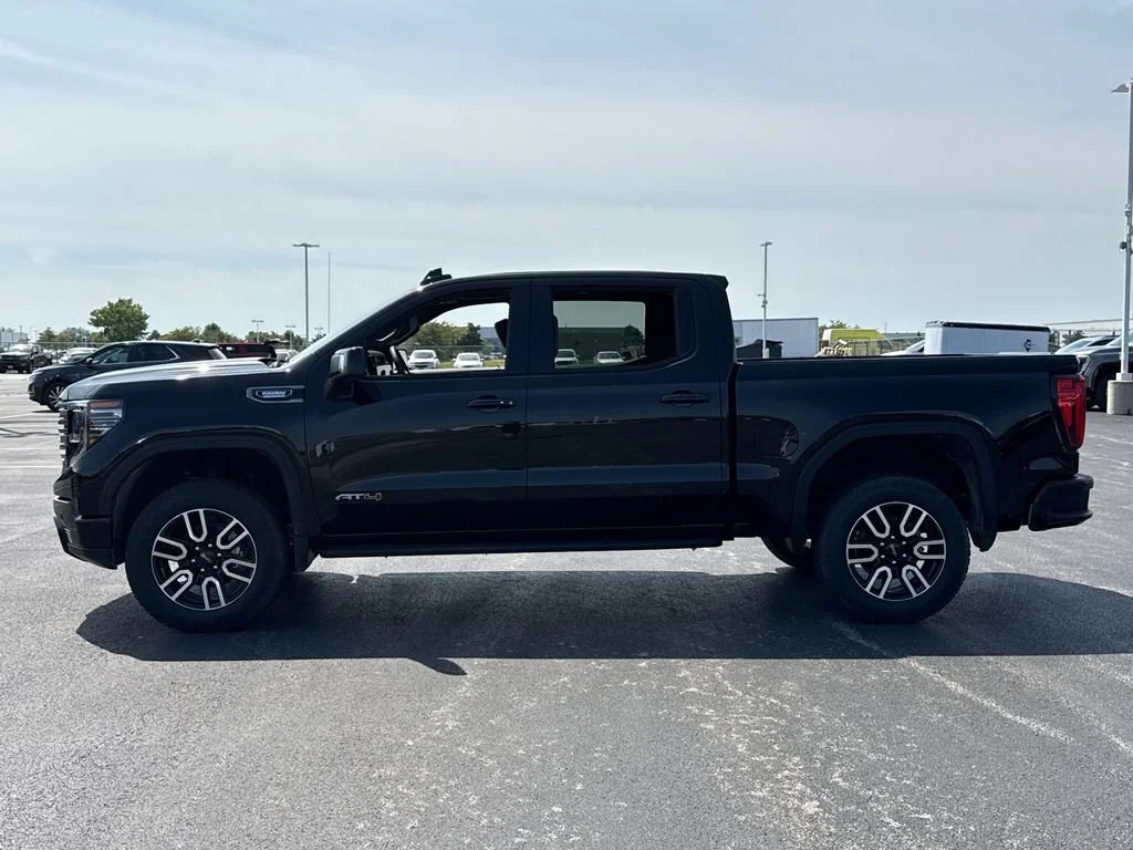 2026 GMC Sierra 1500 AT4 - Photo 9