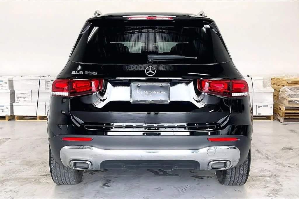 Certified Used 2022 Night Black Mercedes-Benz GLB 250 image 4