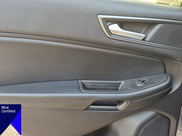 Used 2022 Gray Ford SE image 28