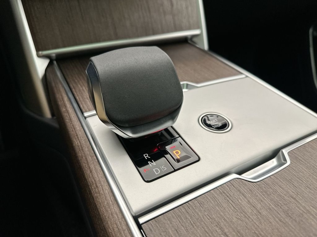 New 2026 Carpathian Gray Premium Metallic Land Rover SE image 12