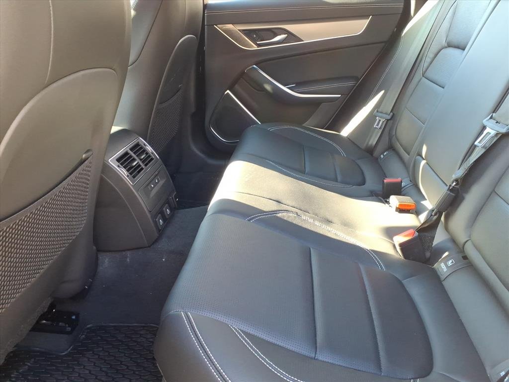 2024 Jaguar XF R-Dynamic SE