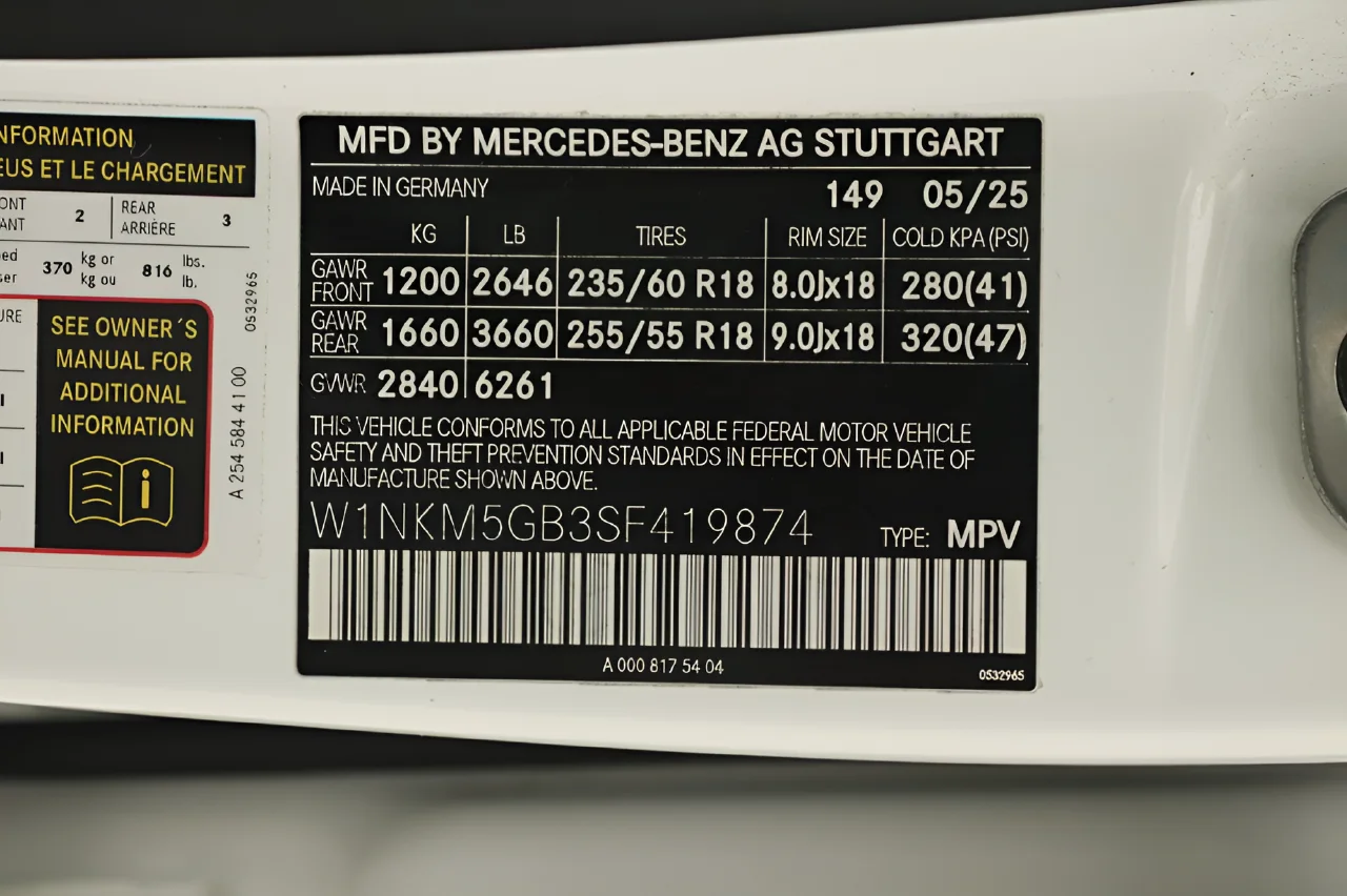 Used 2025 White Mercedes-Benz 350e 4MATIC® Plug in Hybrid image 16