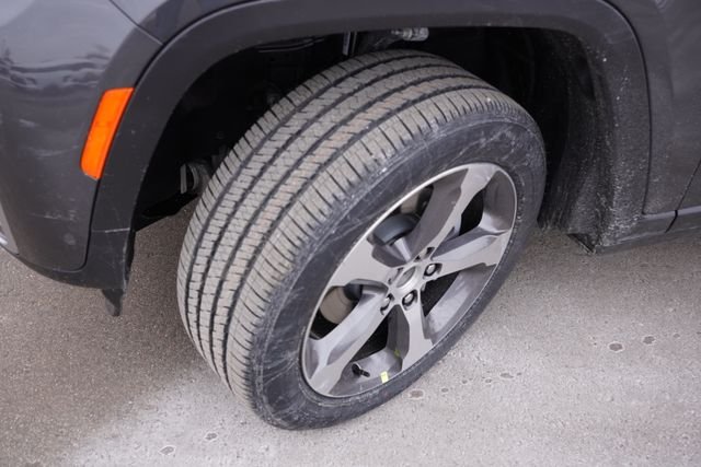New 2026 Baltic Gray Metallic Clearcoat Jeep Limited image 9