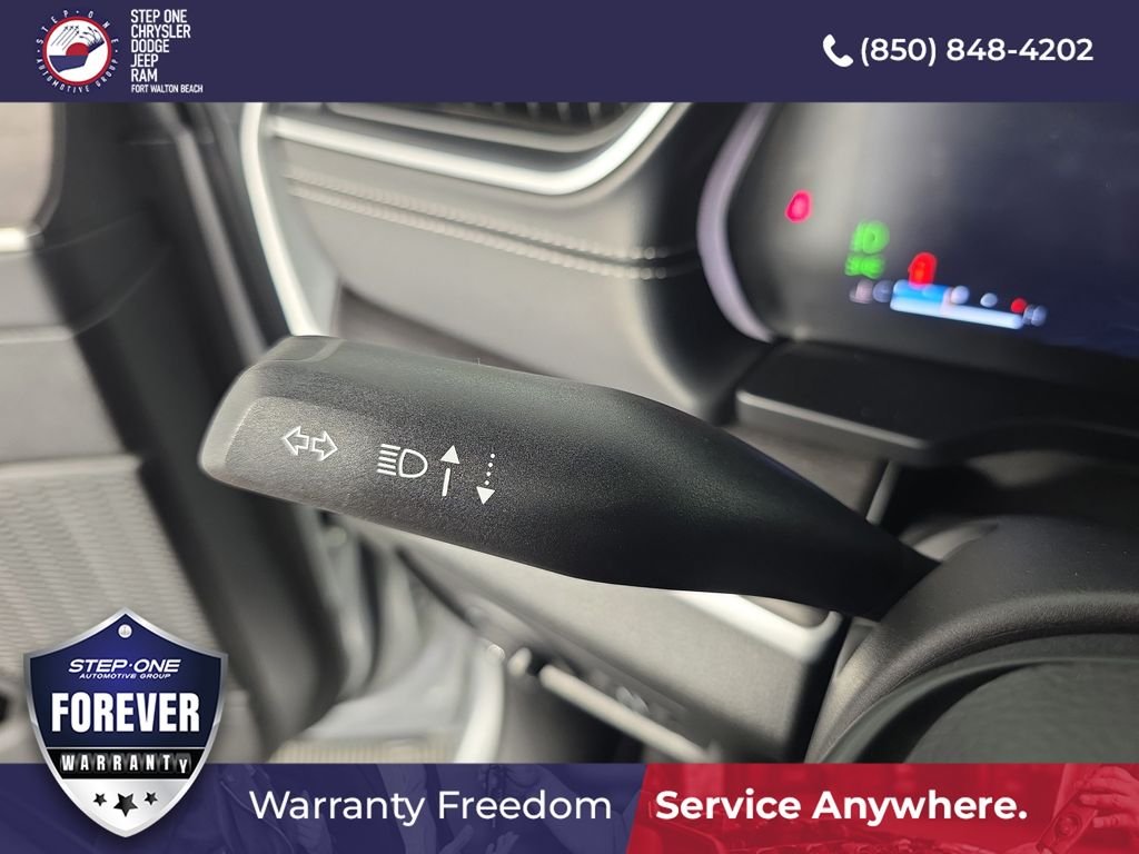 Used 2025 Silver Jeep Limited image 19