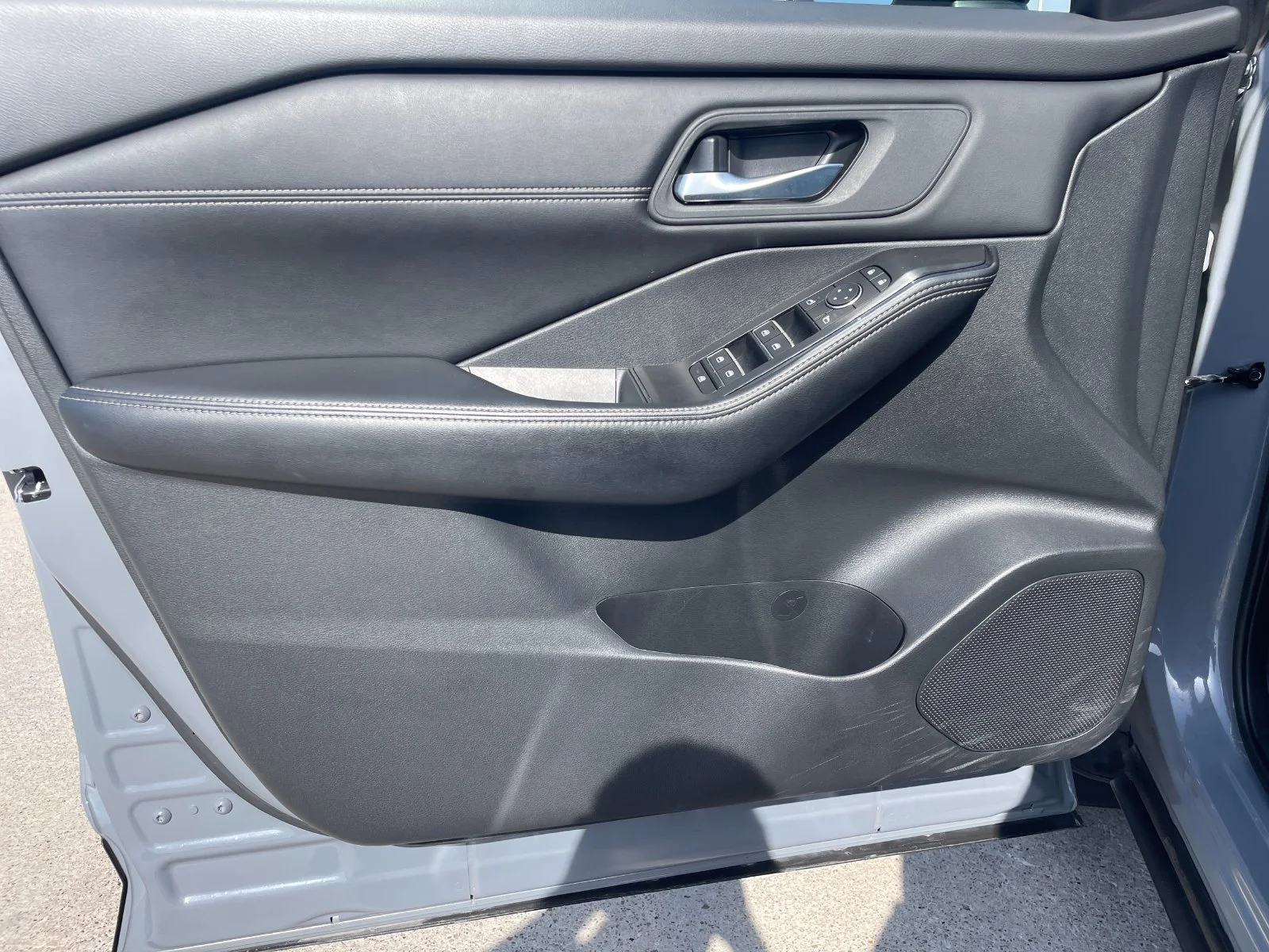 Used 2025 Gray Nissan SL image 21