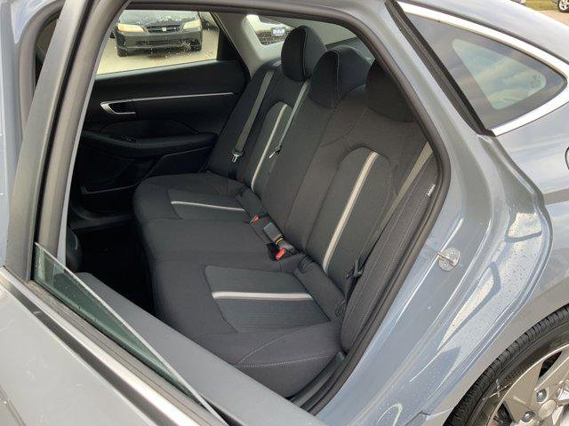New 2026 Transmission Blue Hyundai SE image 10
