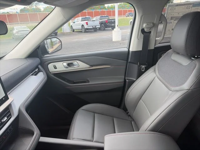 New 2026 Vapor Blue Metallic Ford Active image 58