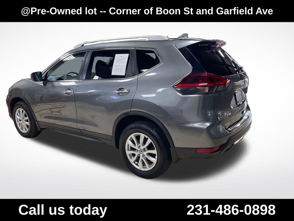 Used 2020 Gray Nissan S image 4