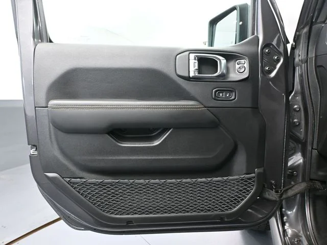 Certified Used 2025 Gray Jeep Sahara image 21