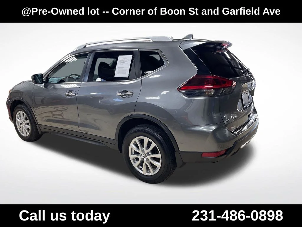 Used 2020 Gray Nissan S image 4