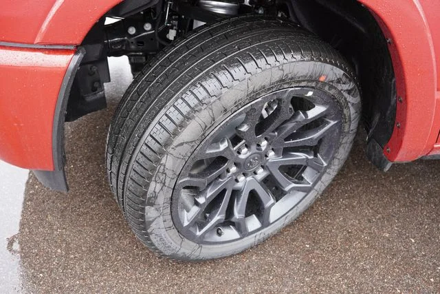 New 2026 Molten Red Pearl-Coat Exterior Paint RAM Limited image 9