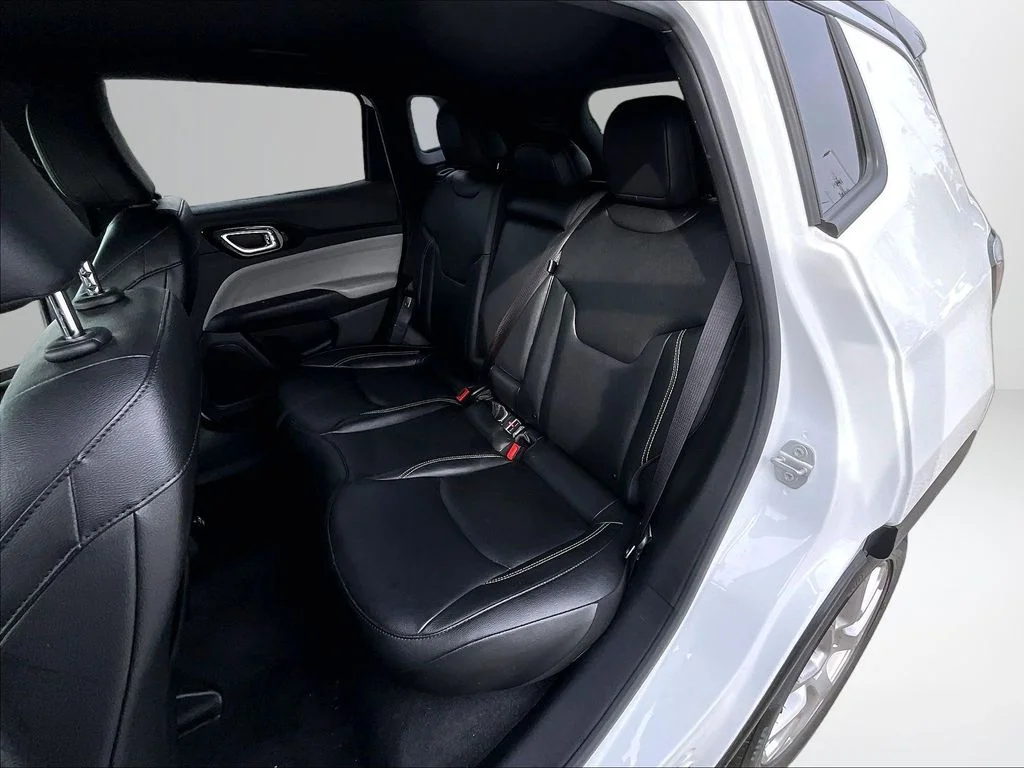 Used 2025 White Jeep Limited image 27