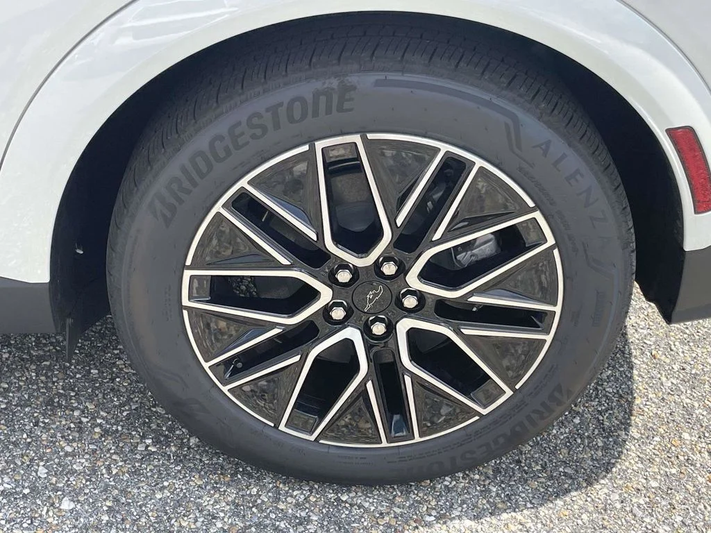 New 2026 White Ford Premium image 9