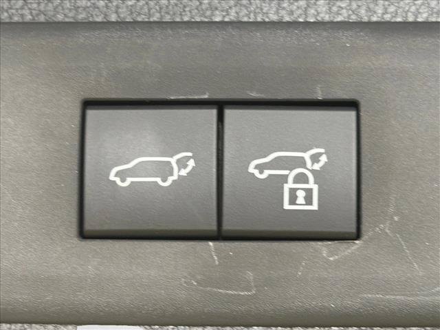 Certified Used 2026 WIND CHILL PEARL Toyota  image 20