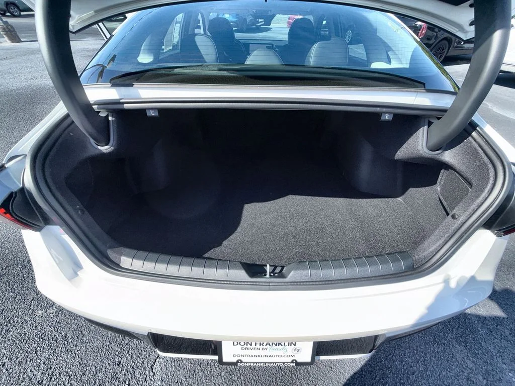 Used 2025 White Kia EX image 26