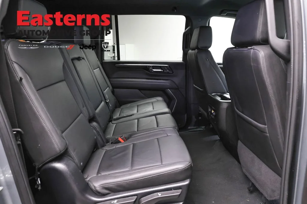 Used 2025 Gray Chevrolet Z71 image 24