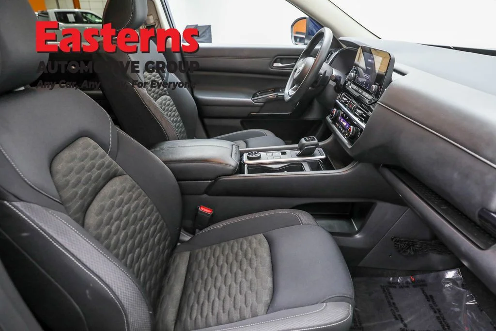 Used 2022 Blue Nissan S image 24