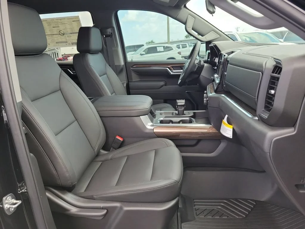 New 2026 Black Chevrolet LT image 19