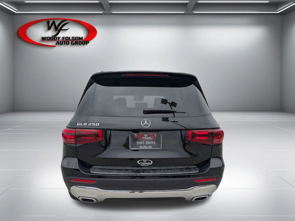 Used 2025 Black Mercedes-Benz GLB 250 image 5