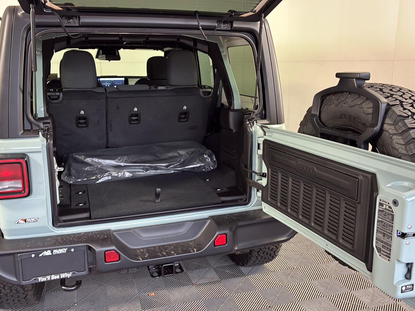 New 2027 Earl Clear-Coat Exterior Paint Jeep Willys image 7