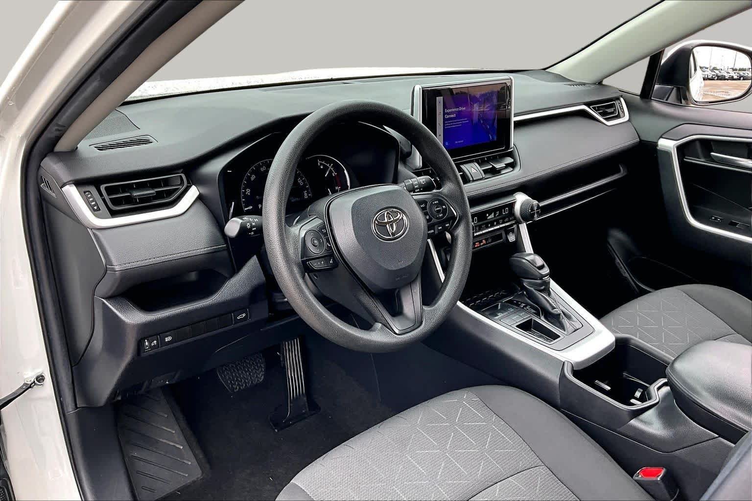 Used 2023 Ice Cap Toyota XLE image 18