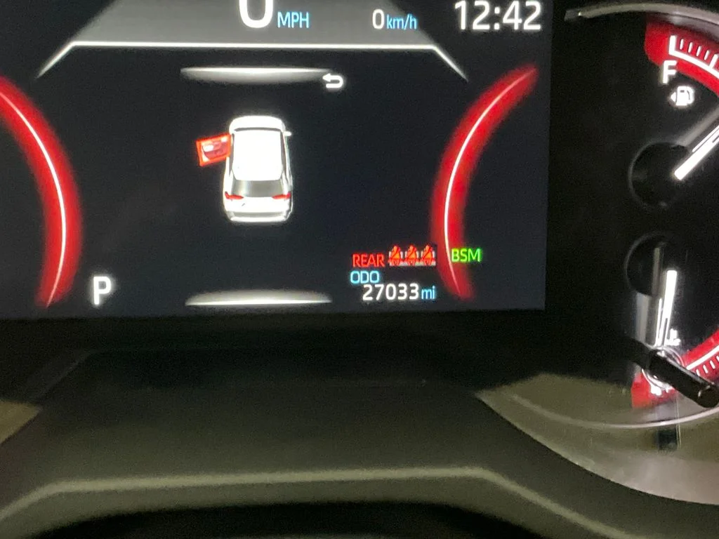 Certified Used 2025 Silver Toyota XLE image 20