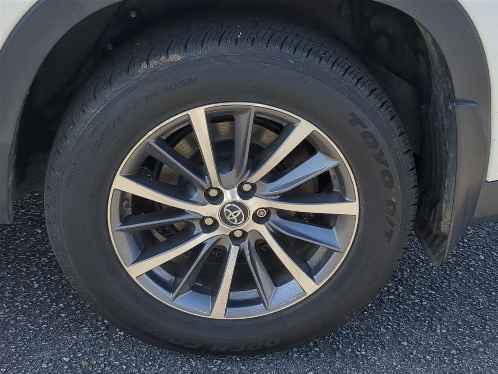 Used 2019  TOYOTA  image 11