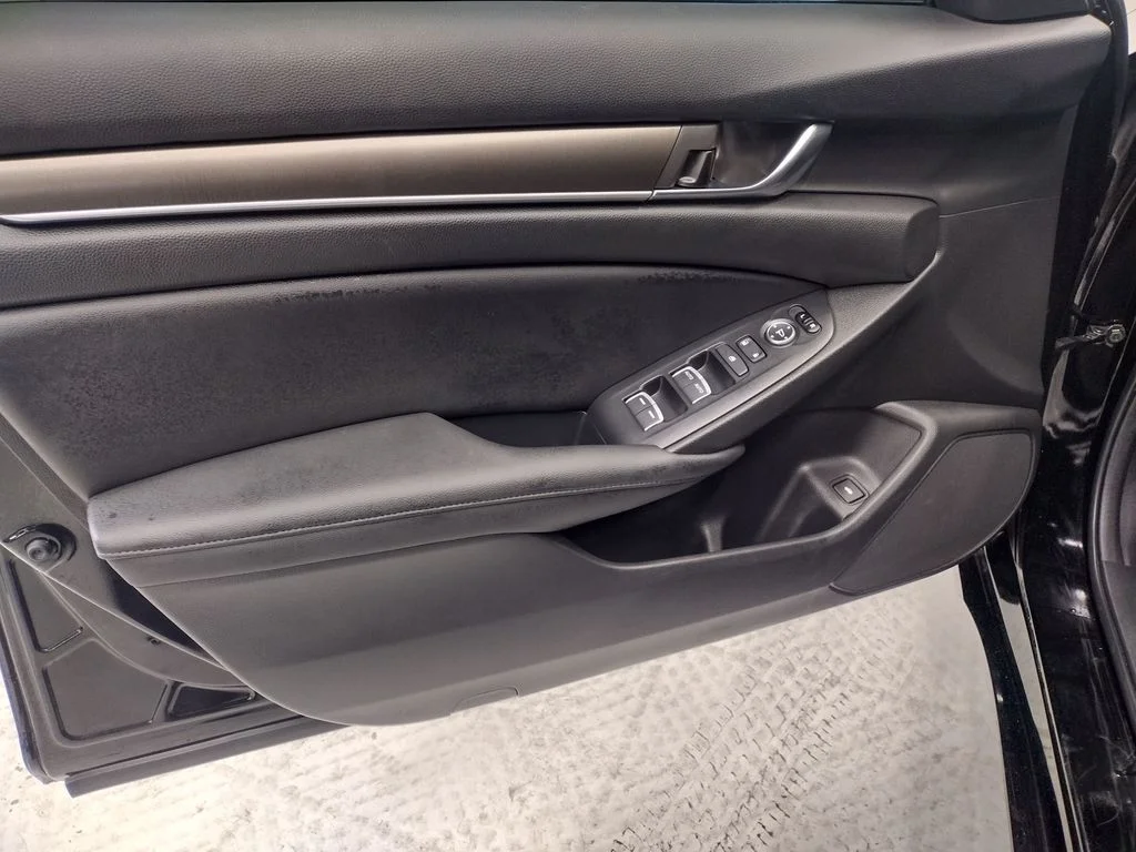 Used 2020 Black Honda LX image 17