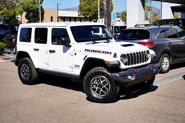 New 2026 Bright White Clear-Coat Exterior Paint Jeep Rubicon image 3