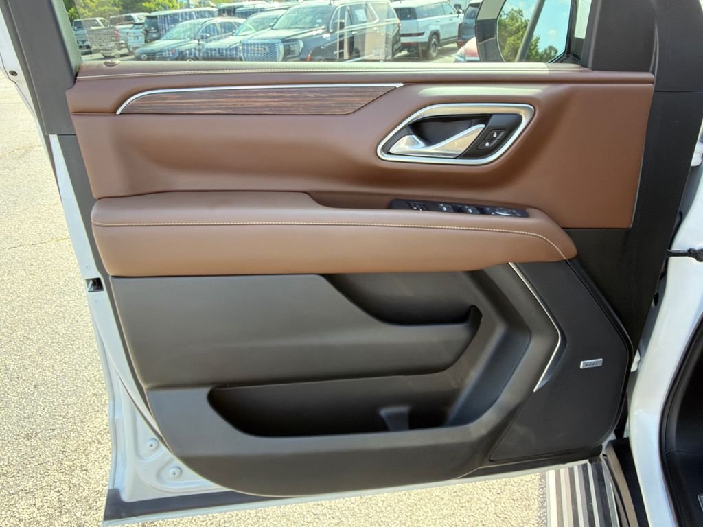Used 2024 Beige Chevrolet High Country image 10