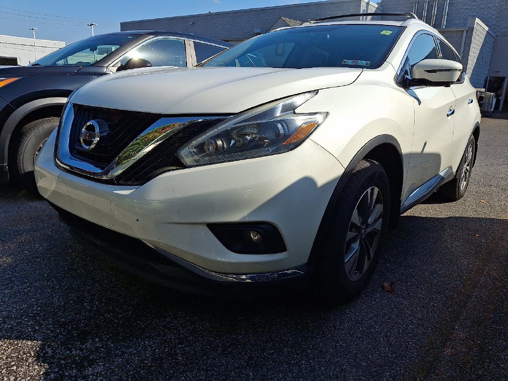 Used 2018 White Nissan SL image 2