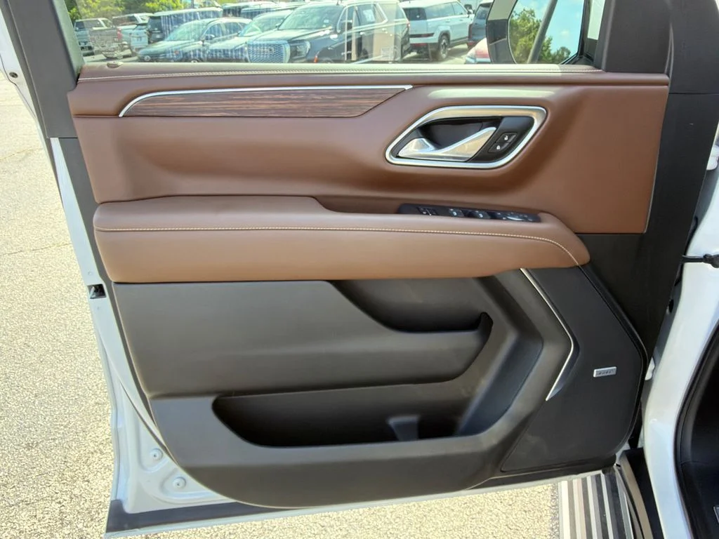 Used 2024 Beige Chevrolet High Country image 10