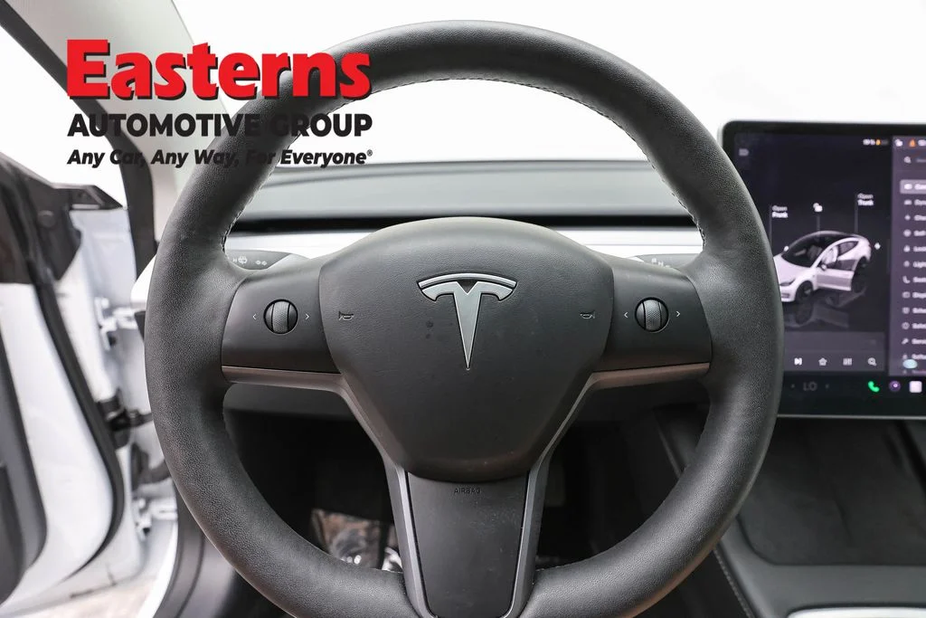 Used 2023 White Tesla Base image 10
