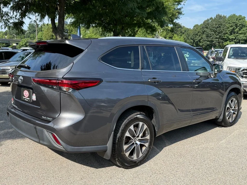 Used 2023 Gray Toyota XLE image 10