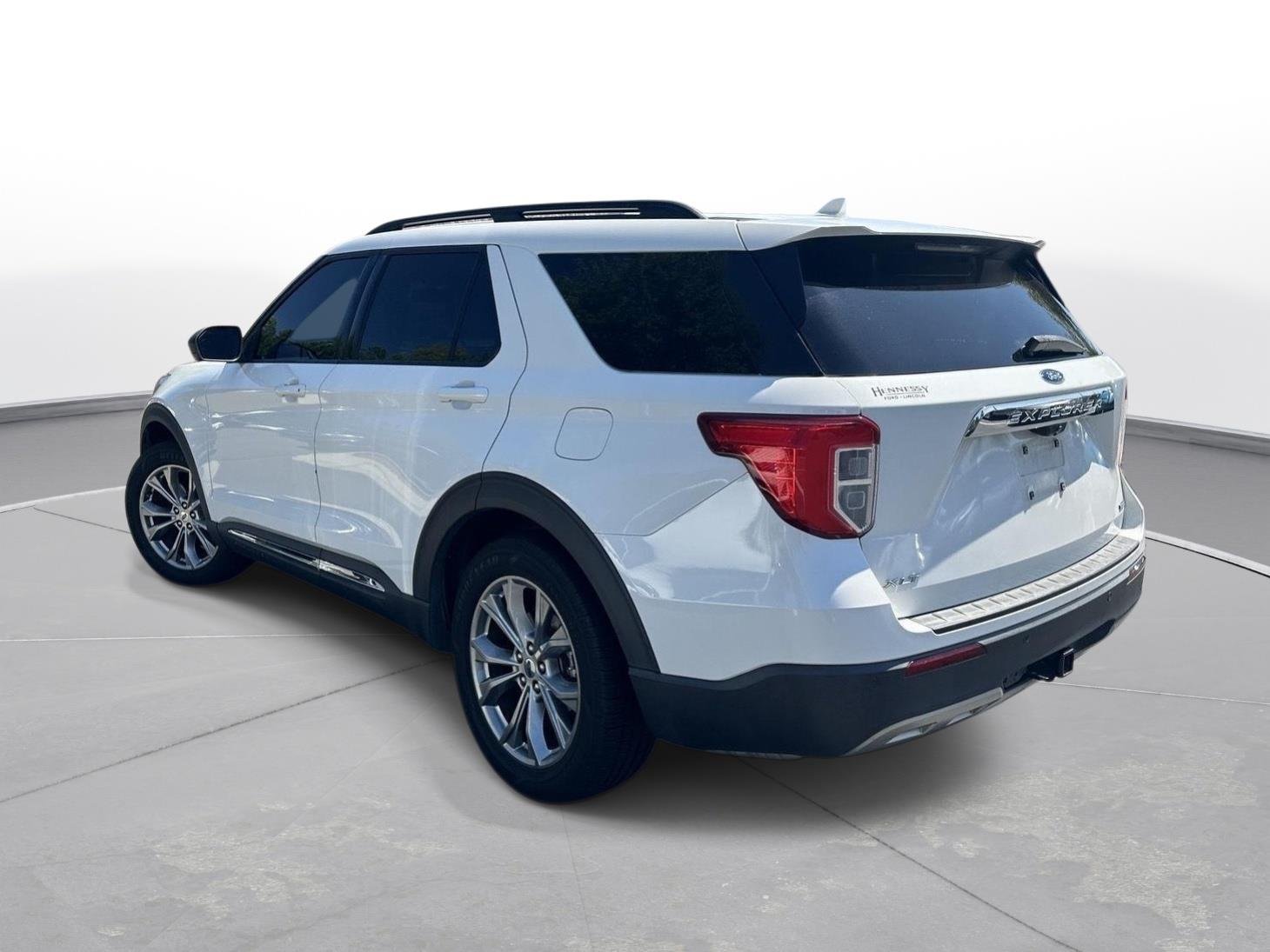 Used 2020 Star White Metallic Tri-Coat Ford XLT image 8