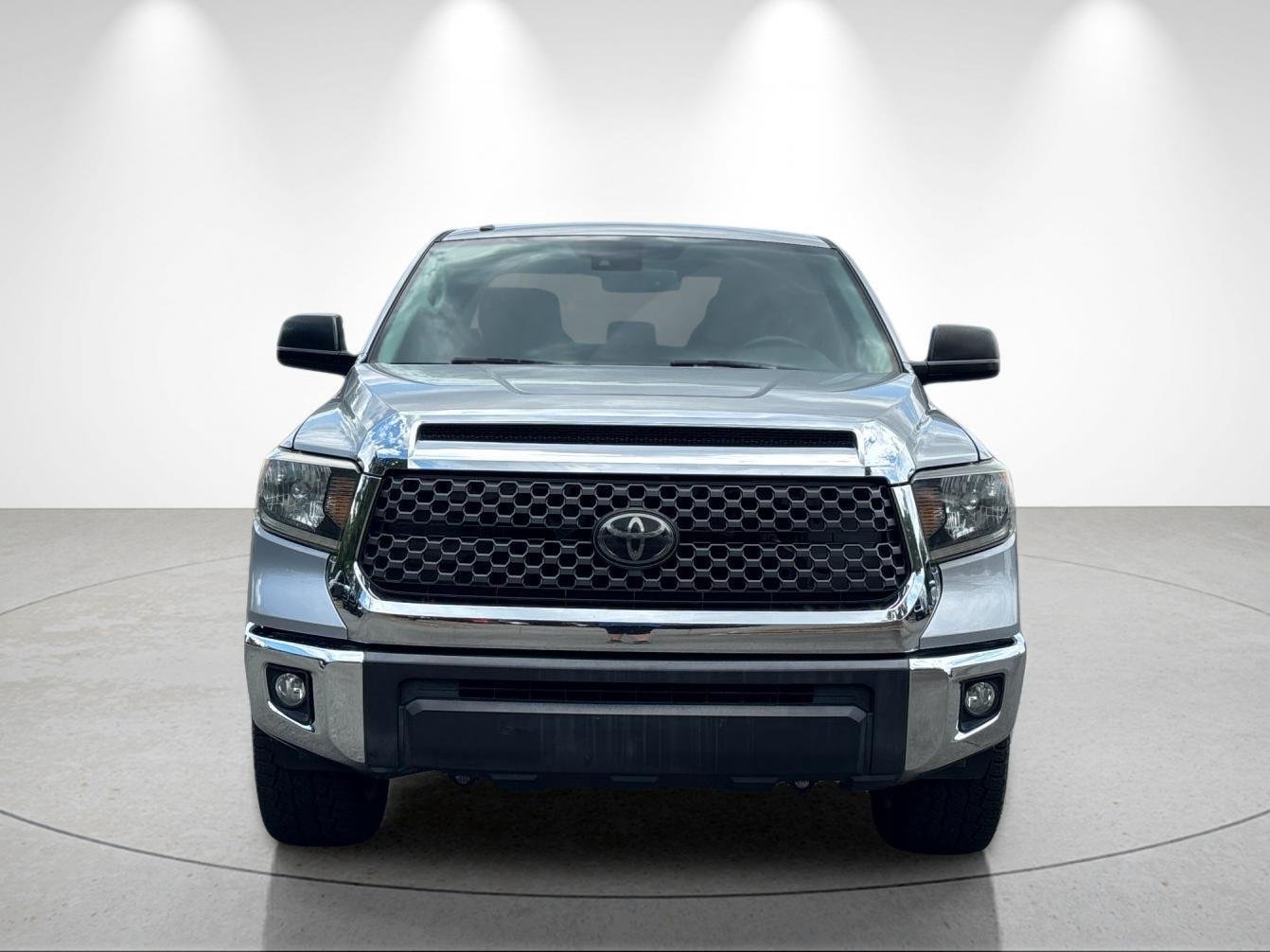 Used 2018 Silver Sky Metallic Toyota SR5 image 8